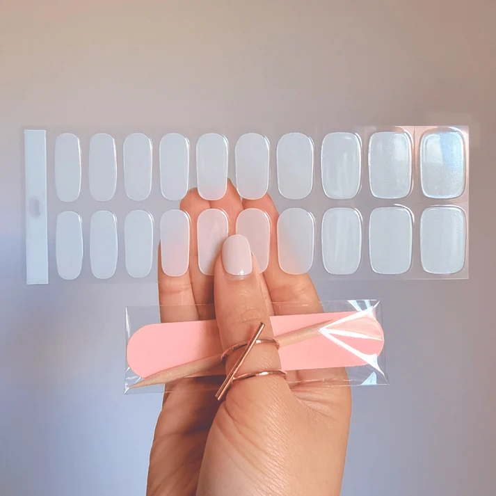 Sticker gel Real Nails per unghie perfette in pochi minuti, senza HEMA.