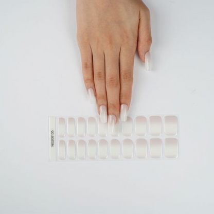 Sticker gel Real Nails per unghie perfette in pochi minuti, senza HEMA.