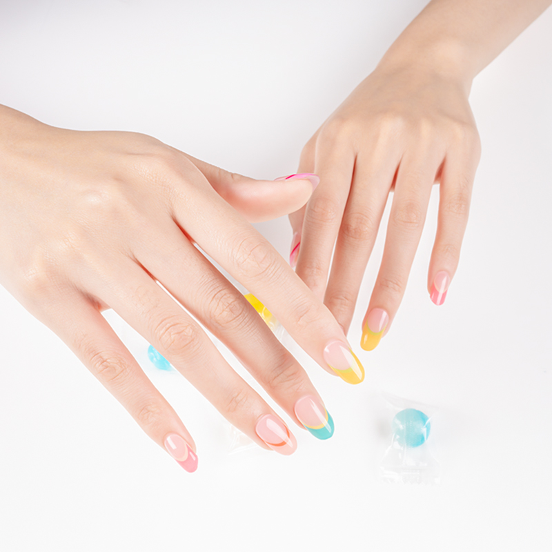 Sticker gel Real Nails per unghie perfette in pochi minuti, senza HEMA.