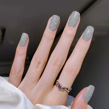 Sticker gel Real Nails per unghie perfette in pochi minuti, senza HEMA.