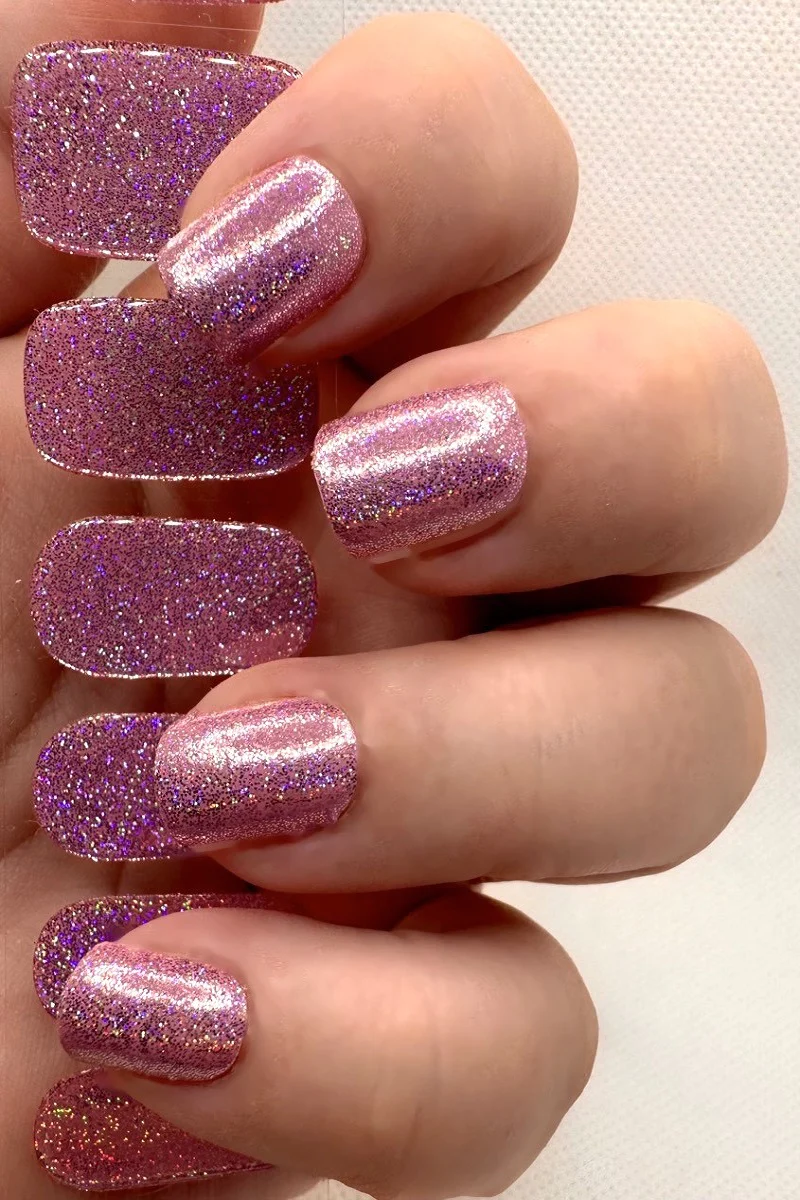 Sticker gel Real Nails per unghie perfette in pochi minuti, senza HEMA.