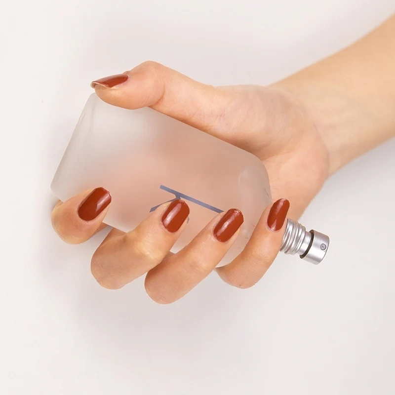 Sticker gel Real Nails per unghie perfette in pochi minuti, senza HEMA.